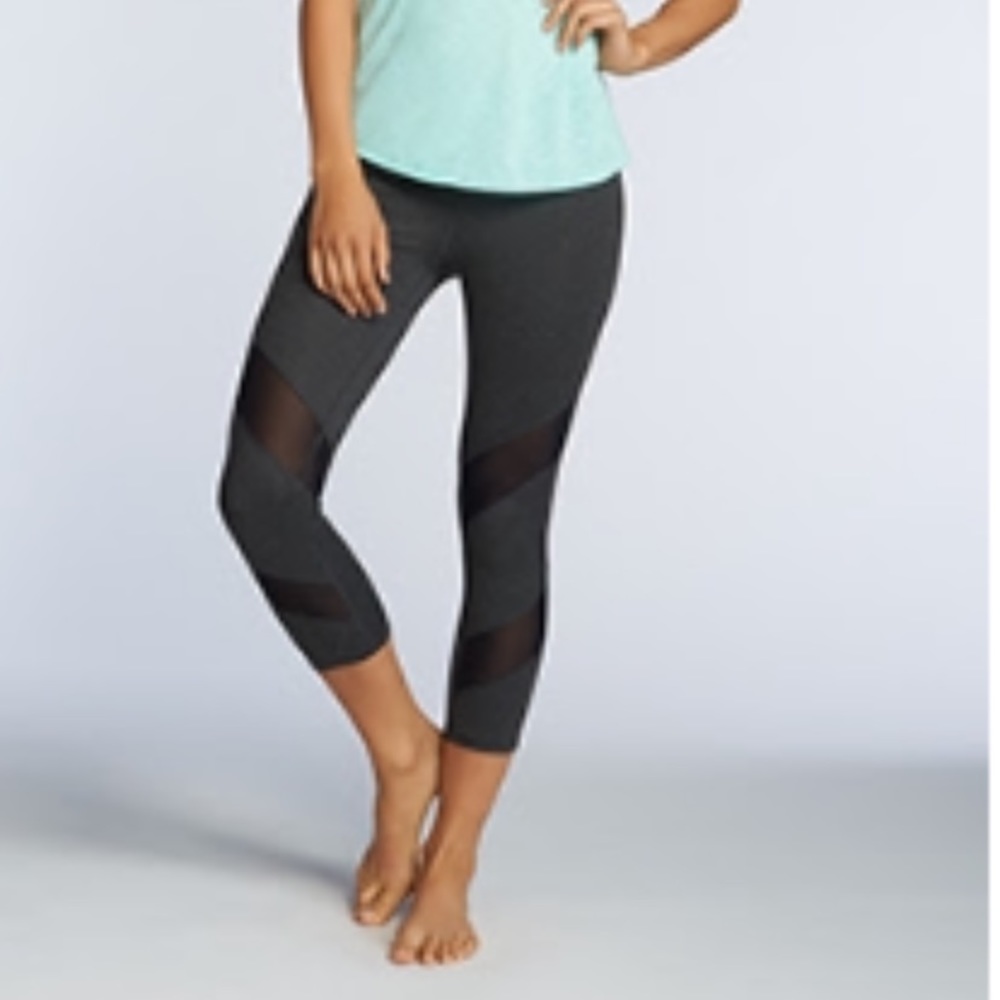 😃 Fabletics mesh capris